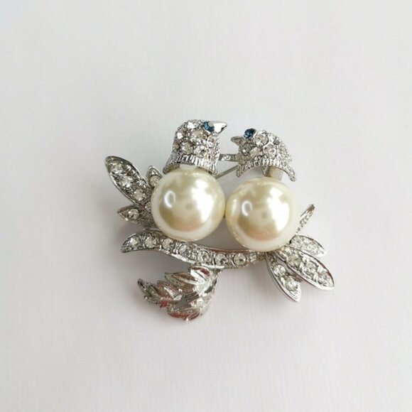 Love Birds Faux White Pearl Crystal Brooch Pin - Picture 1 of 6